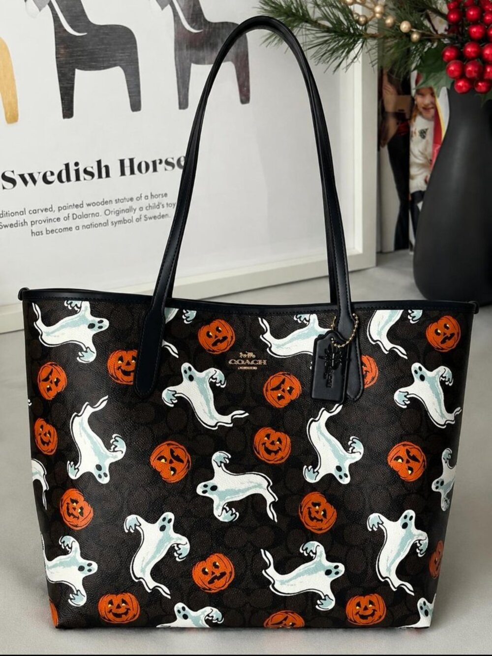 Coach City Tote Bag In Signature Canvas